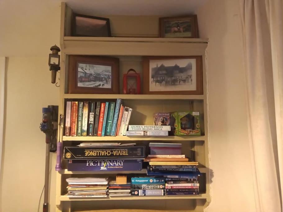 Ty Hen - Quirky Grade II Listed Cottage بلايناو-فيستينيوج المظهر الخارجي الصورة