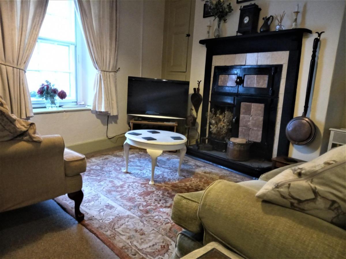 Ty Hen - Quirky Grade II Listed Cottage بلايناو-فيستينيوج المظهر الخارجي الصورة