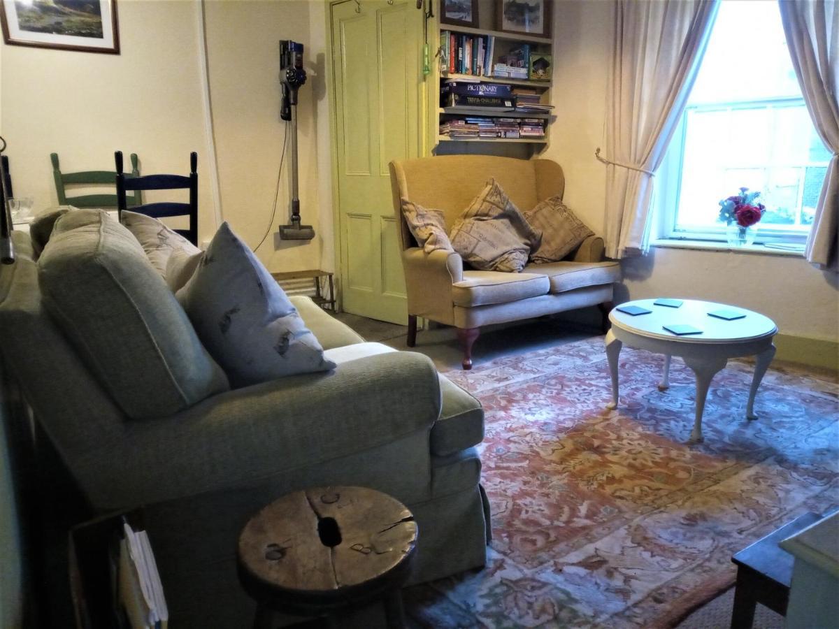 Ty Hen - Quirky Grade II Listed Cottage بلايناو-فيستينيوج المظهر الخارجي الصورة